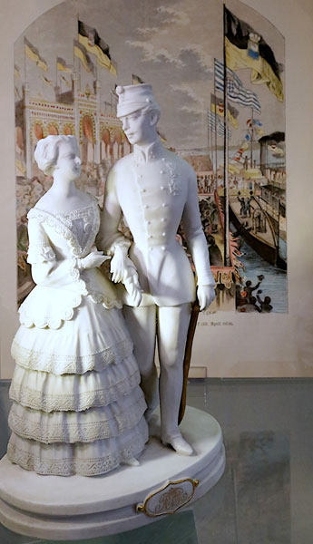 Bisquit (Statue of Kaiser Franz Joseph of Austria and his wife Kaiserin Elizabeth of Austria)